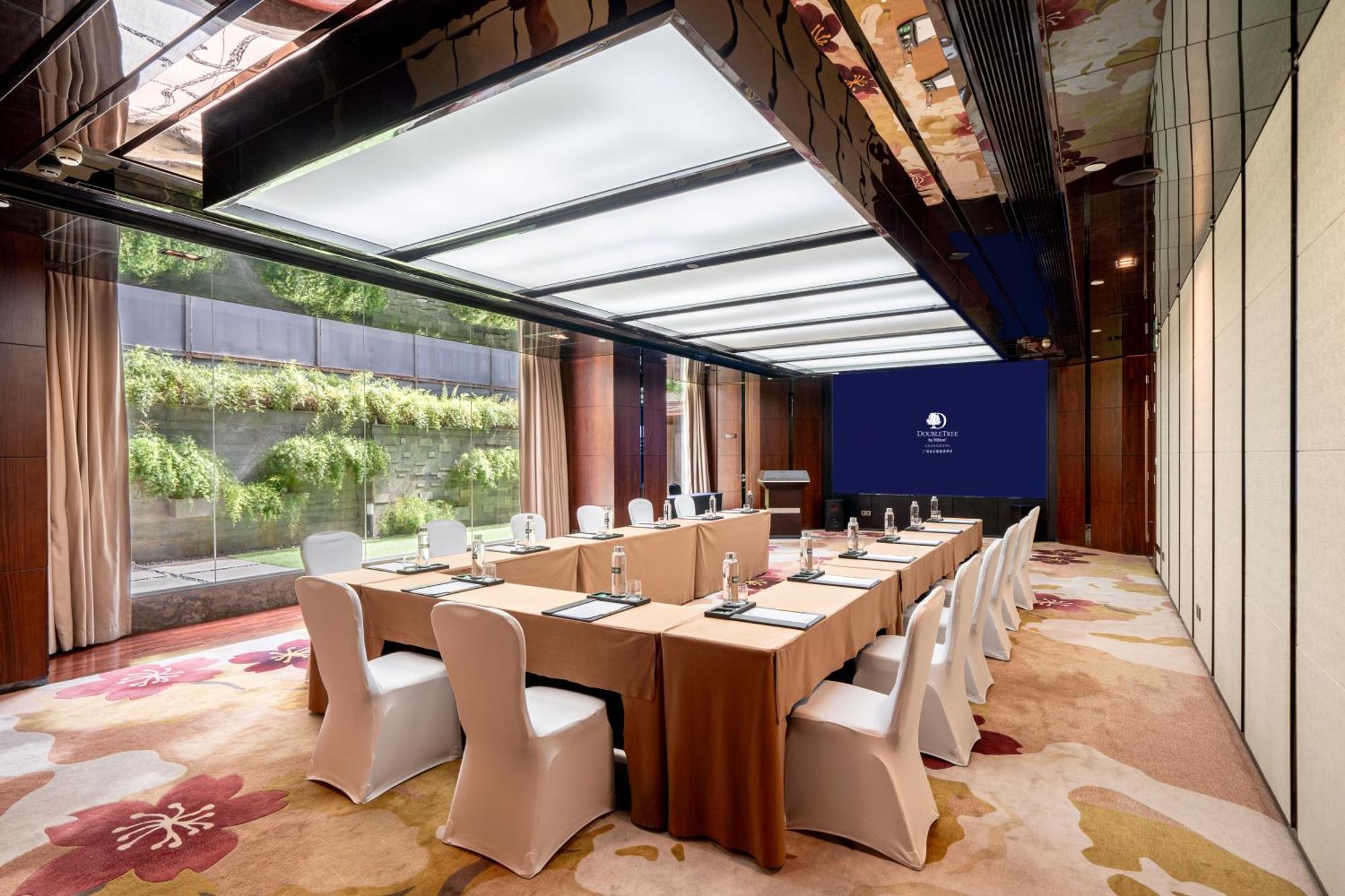 Doubletree By Hilton Guangzhou-Free Shuttle Bus To Canton Fair Complex & Overseas Buyer Registration Services During Canton Fair Period Exteriér fotografie
