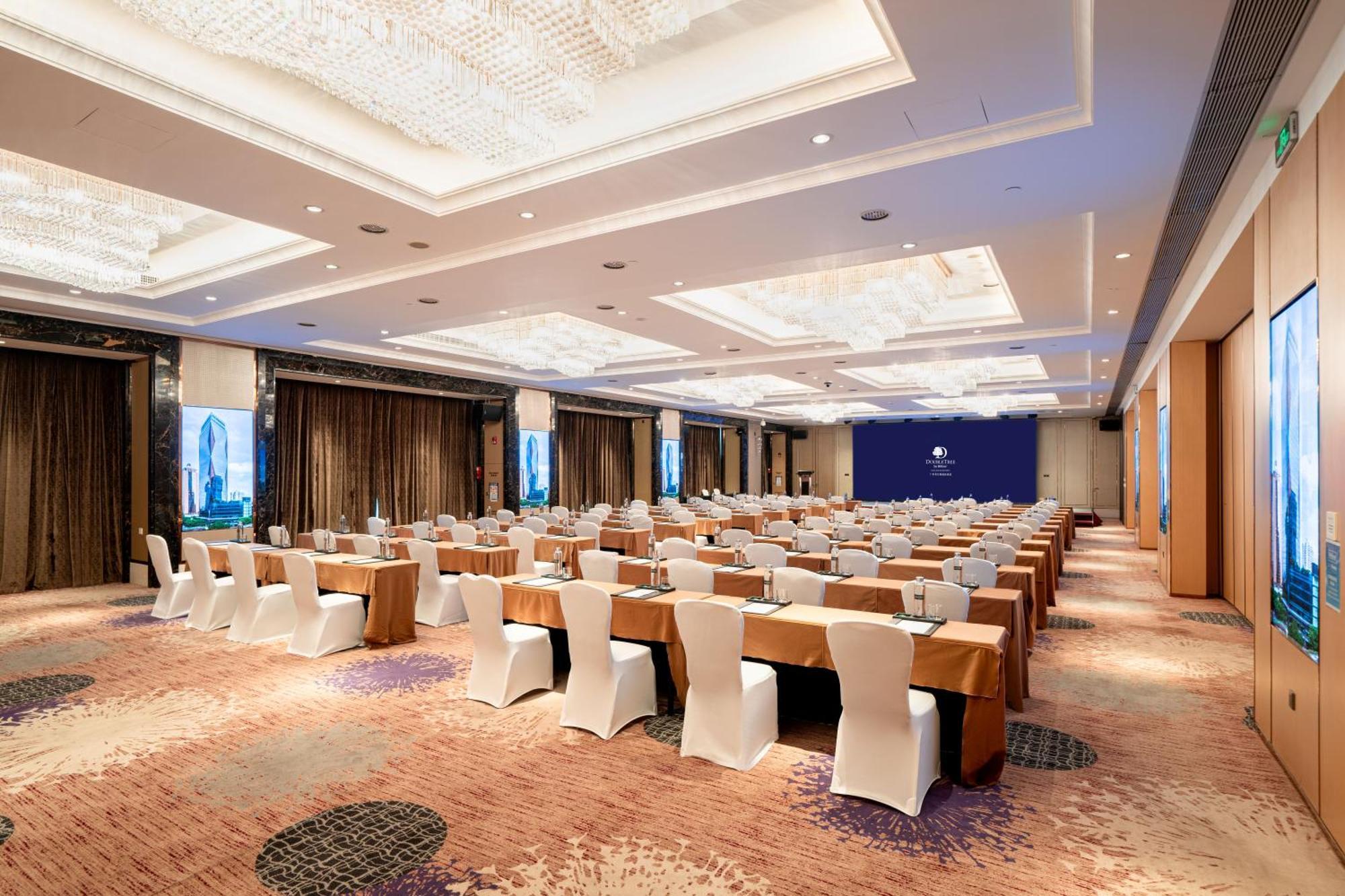 Doubletree By Hilton Guangzhou-Free Shuttle Bus To Canton Fair Complex & Overseas Buyer Registration Services During Canton Fair Period Exteriér fotografie