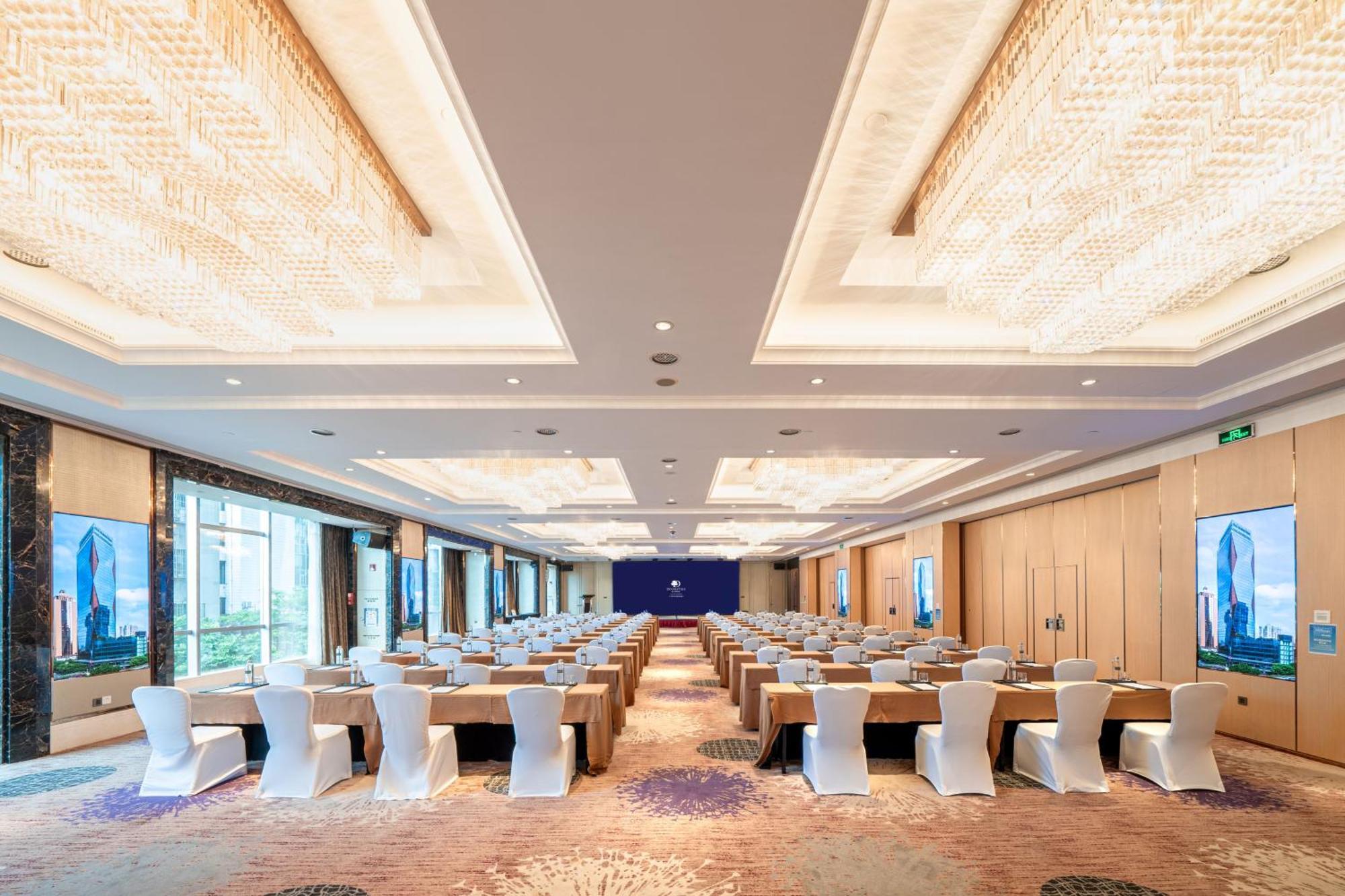 Doubletree By Hilton Guangzhou-Free Shuttle Bus To Canton Fair Complex & Overseas Buyer Registration Services During Canton Fair Period Exteriér fotografie
