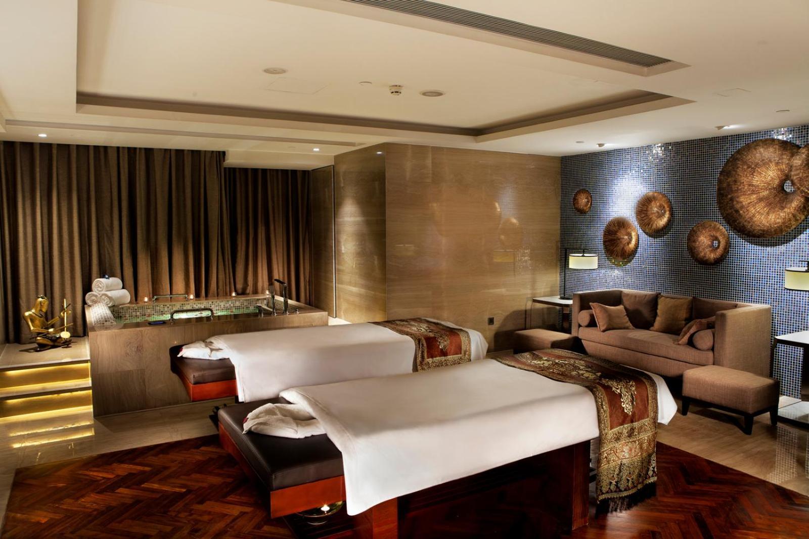 Doubletree By Hilton Guangzhou-Free Shuttle Bus To Canton Fair Complex & Overseas Buyer Registration Services During Canton Fair Period Exteriér fotografie