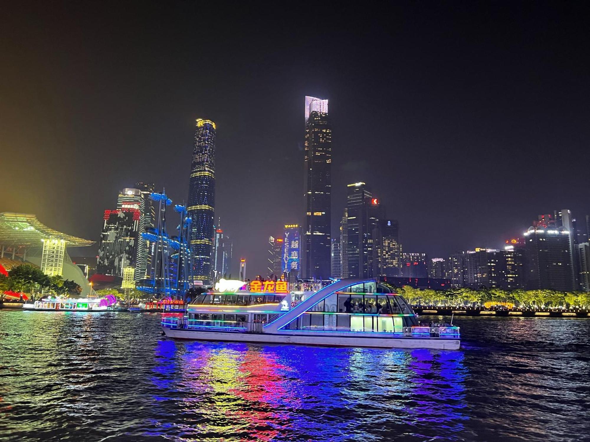 Doubletree By Hilton Guangzhou-Free Shuttle Bus To Canton Fair Complex & Overseas Buyer Registration Services During Canton Fair Period Exteriér fotografie